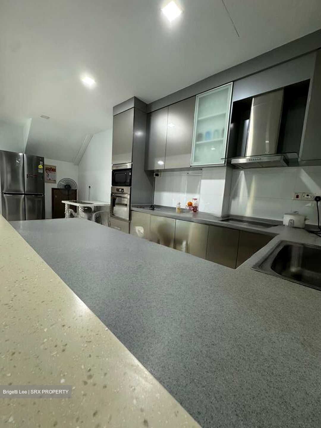 Hillside Drive (D19), Terrace #475961861